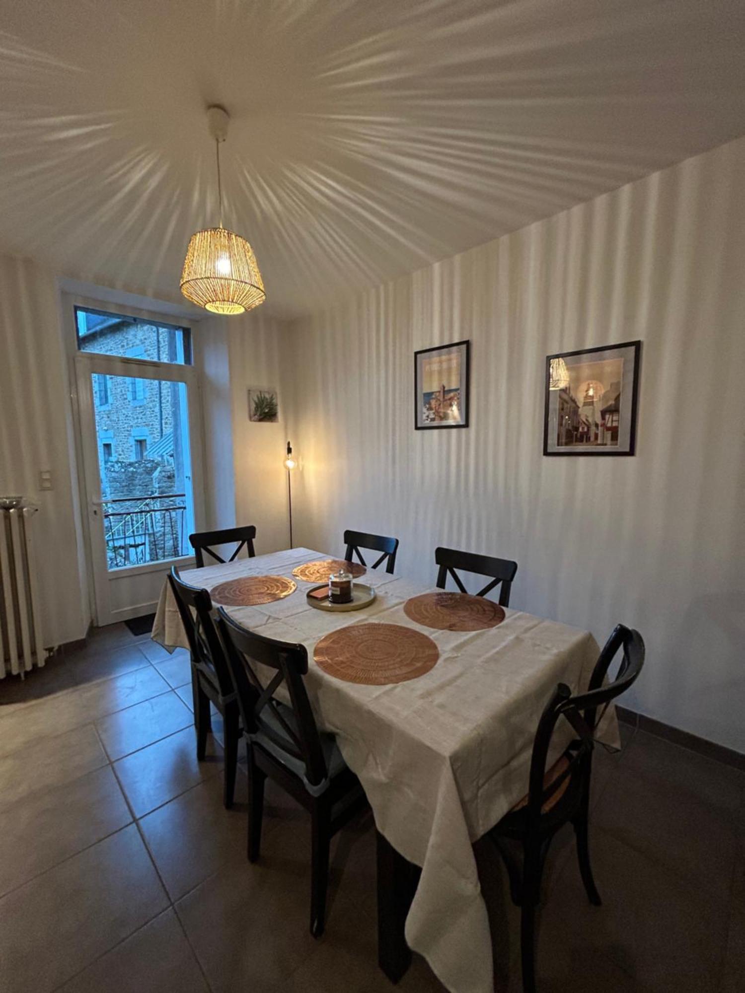 Jolie Maison Familiale Guingamp Exterior foto